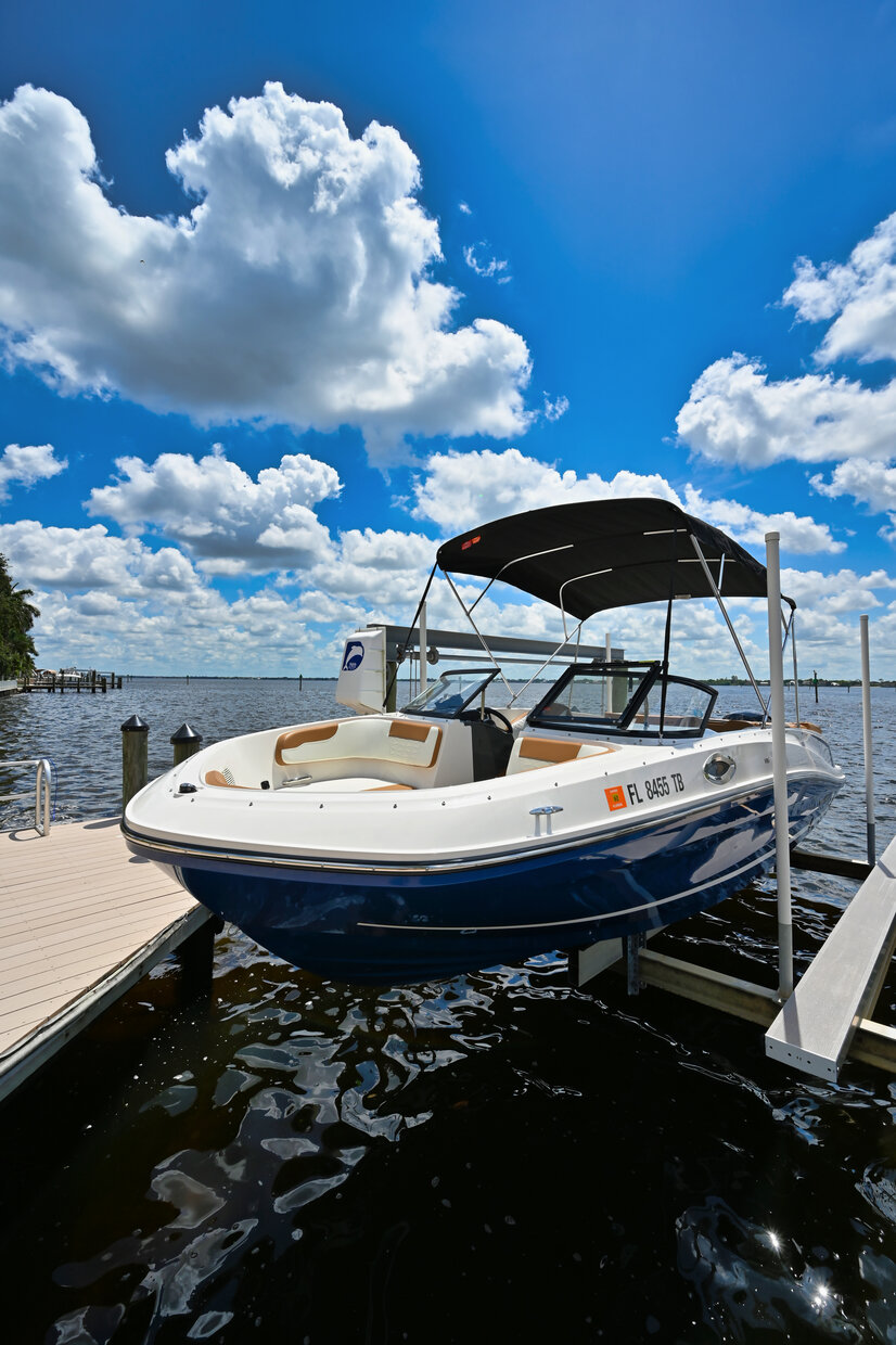 Bayliner VR6