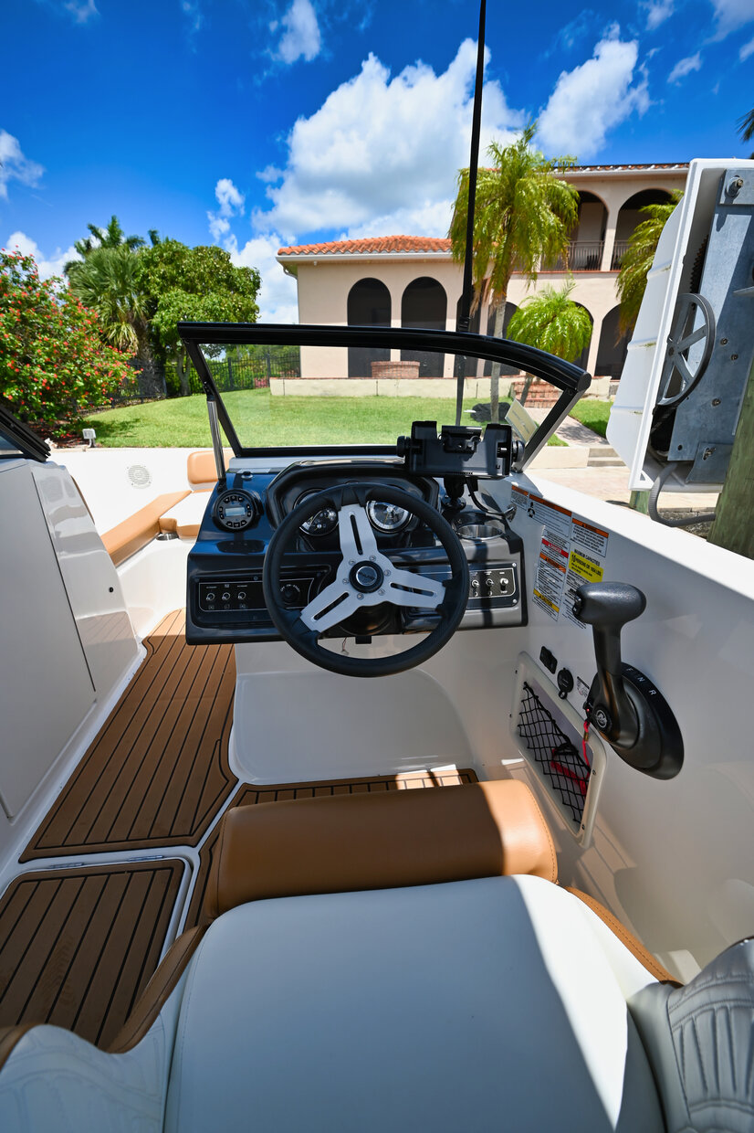 Bayliner VR6