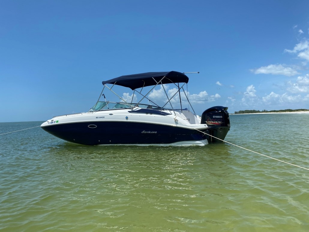 Hurricane SD 2400 - White Eagle Boat Rental