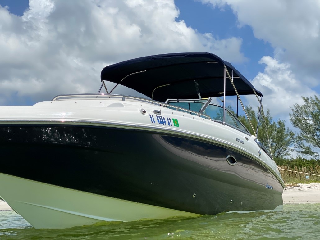 Hurricane SD 2400 - White Eagle Boat Rental