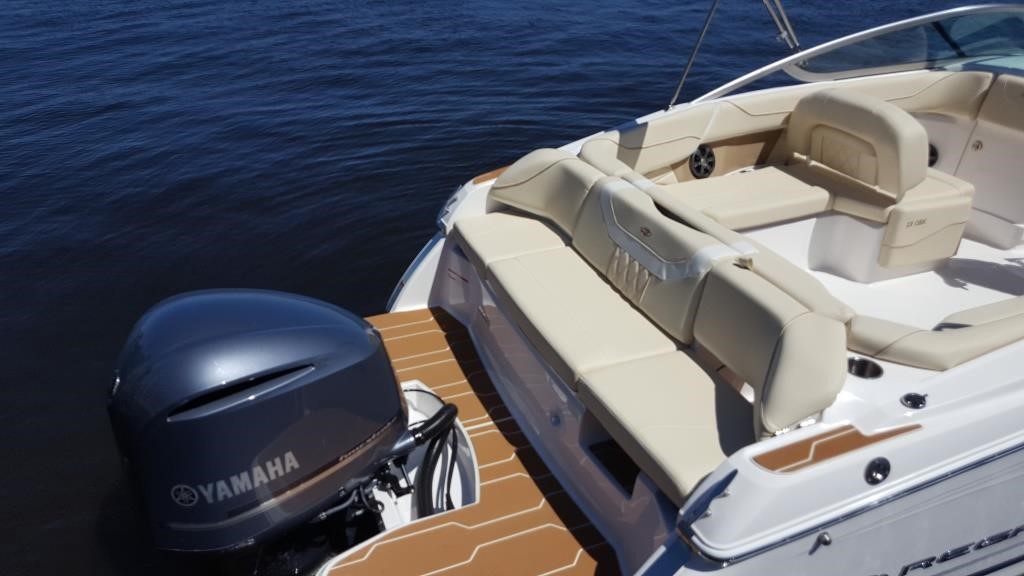 [Translate to Deutsch:] Regal 24 OBX Fastrac - White Eagle Boat Rental