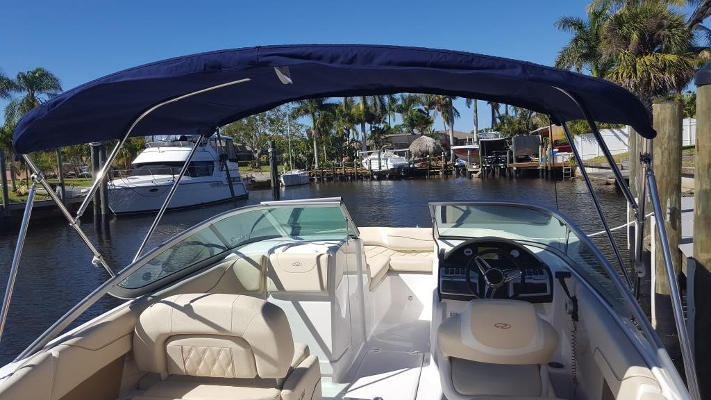 [Translate to Deutsch:] Regal 24 OBX Fastrac - White Eagle Boat Rental