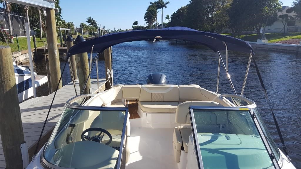 [Translate to Deutsch:] Regal 24 OBX Fastrac - White Eagle Boat Rental